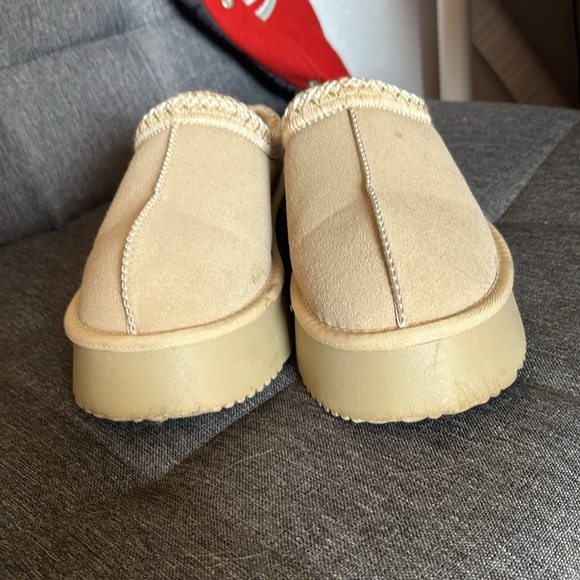 Near new Fuggs. Only worn a few times. - Picture 3 of 3